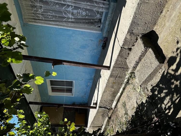 Casă cu 3 camere în Naipu