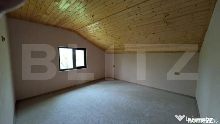 Casă cu 4 camere cu Teren 400 Mp în Lazuri