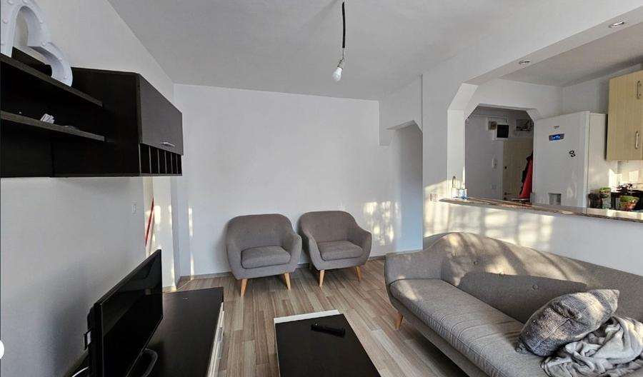 Apartament cu 3 camere, mobilat în Central