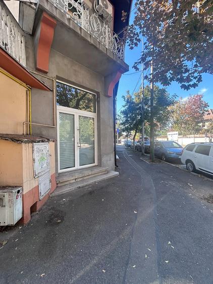 Spațiu comercial, de 35 mp, în Pieptănari