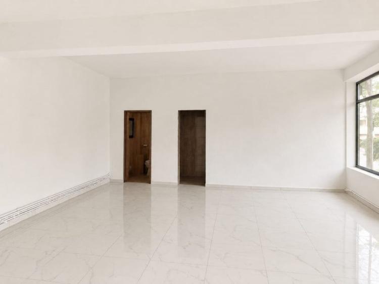 Spațiu comercial, de 200 mp, în Central