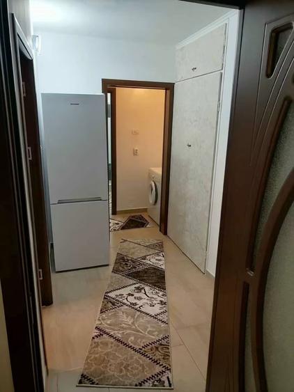 Apartament cu 2 camere decomandat, mobilat în Far