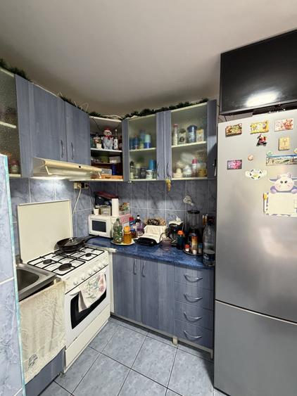 Apartament cu 3 camere semidecomandat în Kiriac