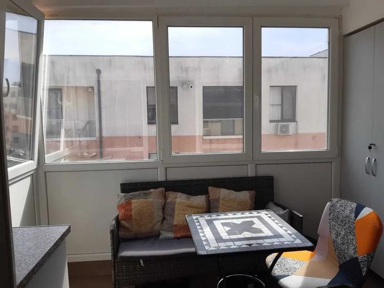 Apartament cu 2 camere semidecomandat, mobilat în Tomis Nord