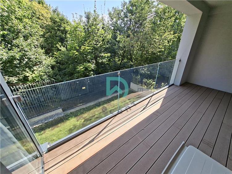 Apartament cu 3 camere decomandat în Drumul Poienii