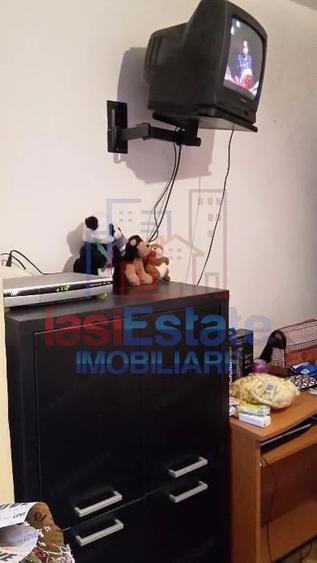Apartament cu 2 camere decomandat în Filiași