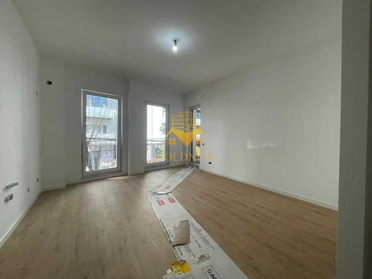 Apartament cu 7 camere semidecomandat în Central