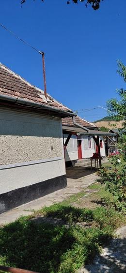 Casă cu 4 camere în Suplac