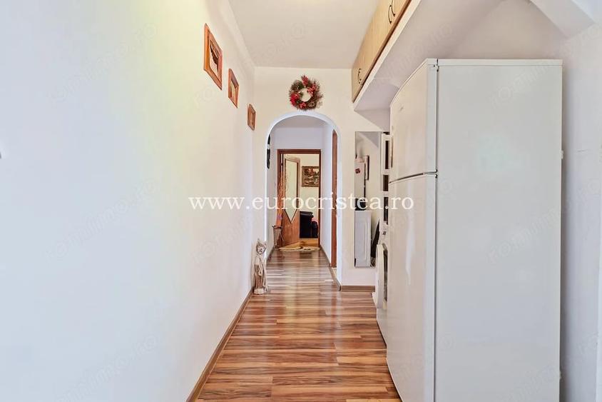 Apartament cu 4 camere semidecomandat în Central