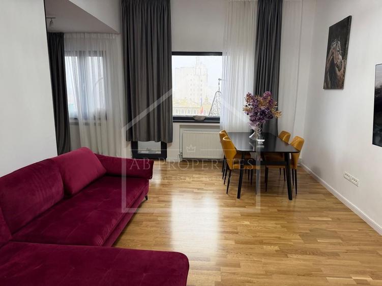 Apartament cu 3 camere decomandat, mobilat în Calea Victoriei