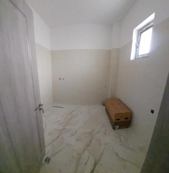 Casă cu 5 camere cu Teren 400 Mp în Central