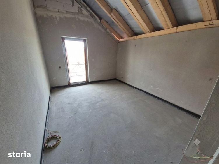 Casă cu 4 camere cu Teren 800 Mp în Jucu