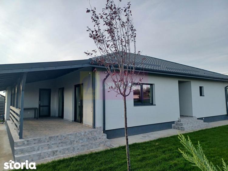 Casă cu 4 camere cu Teren 505 Mp în Săbăreni