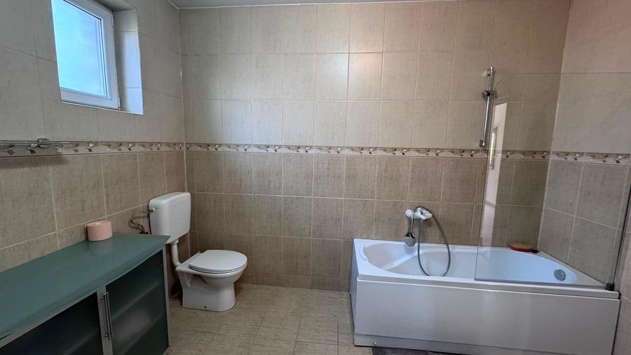 Casă individuală cu 3 camere cu Piscina în Periferie
