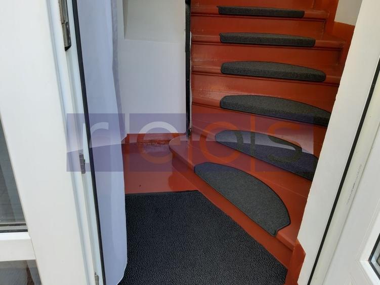 Apartament cu 3 camere decomandat, mobilat în Polonă