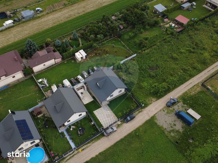 Casă cu 3 camere cu Teren 388 Mp în Măgura