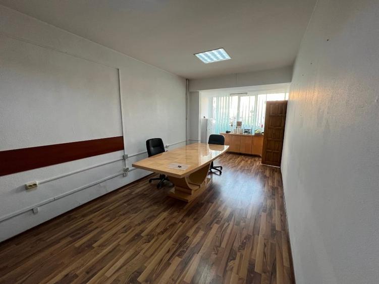 Birou, de 50 mp, în Central