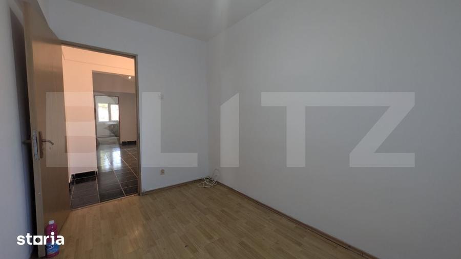 Apartament cu 4 camere decomandat în Republicii