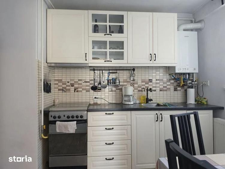 Apartament cu 3 camere decomandat în Astra