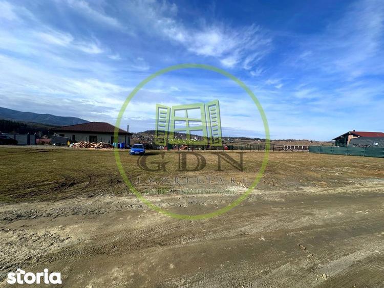 Teren de 1400 mp, în Sadu