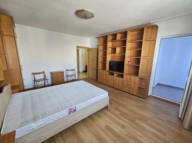 Garsonieră decomandată în Drumul Taberei