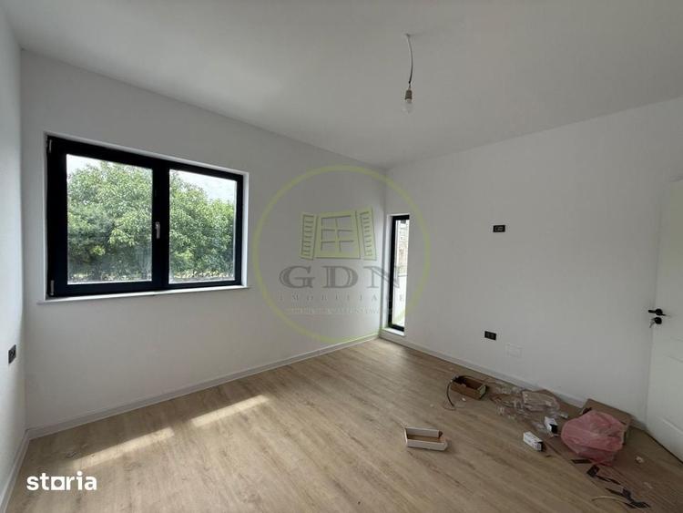 Casă cu 4 camere cu Teren 360 Mp în Romanești