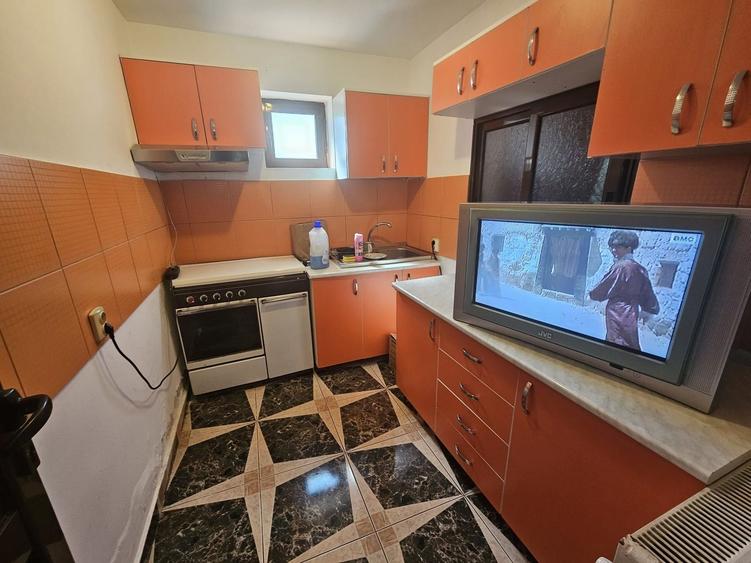 Casă individuală cu 4 camere cu Canalizare în Ștefănești