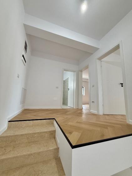 Duplex cu 5 camere cu Canalizare în Dobroești