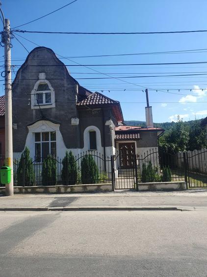 Casă cu 3 camere în Lupeni