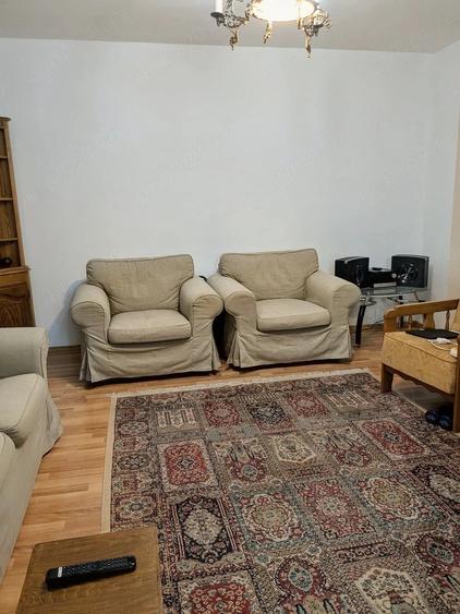 Apartament cu 3 camere decomandat în Rovine