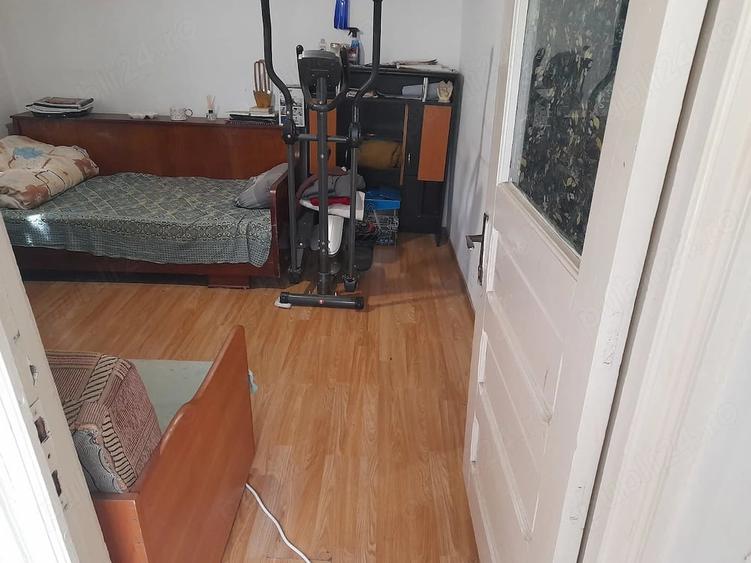 Casă cu 4 camere cu Teren 1000 Mp în Tătărași