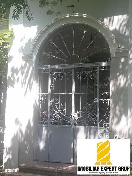 Casă cu 4 camere cu Teren 1750 Mp în Unirii
