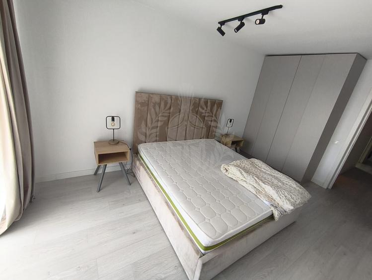 Apartament cu 2 camere decomandat, mobilat în B-dul București