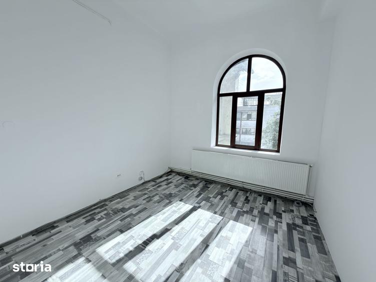 Spațiu comercial, de 200 mp, în Central