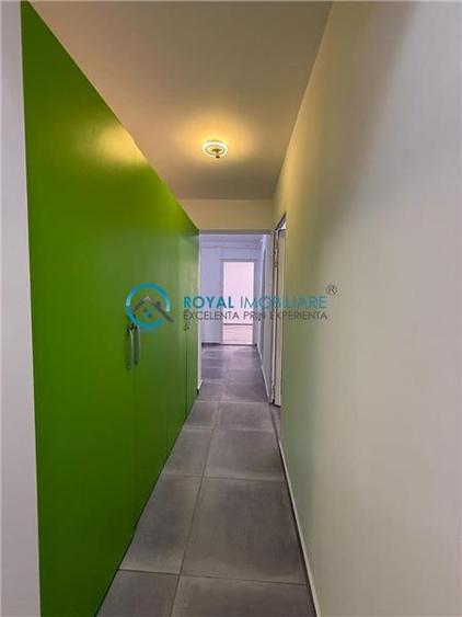 Apartament cu 4 camere decomandat în Republicii