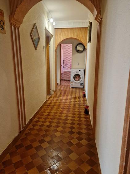 Apartament cu 3 camere decomandat în Banat