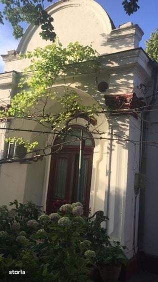 Casă cu 4 camere nedecomandat cu Teren 500 Mp în Dorobanți