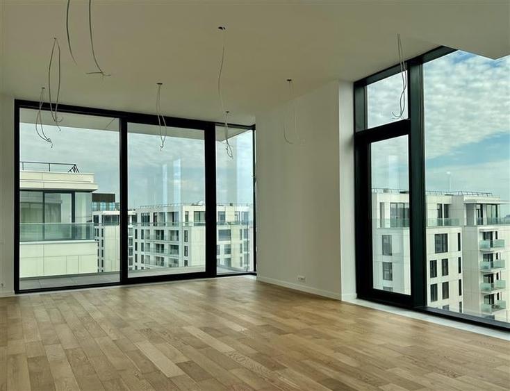 Apartament cu 4 camere semidecomandat în Cotroceni
