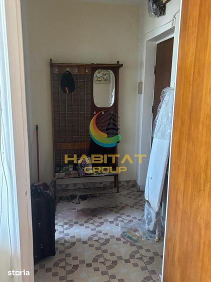 Apartament cu 3 camere semidecomandat în Berceni