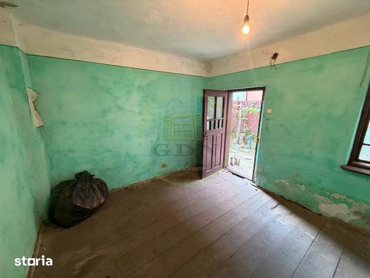 Casă cu 6 camere decomandat cu Canalizare în Bariera Vâlcii