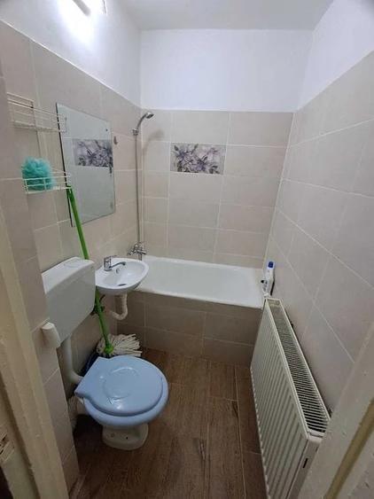 Garsonieră decomandată în Central