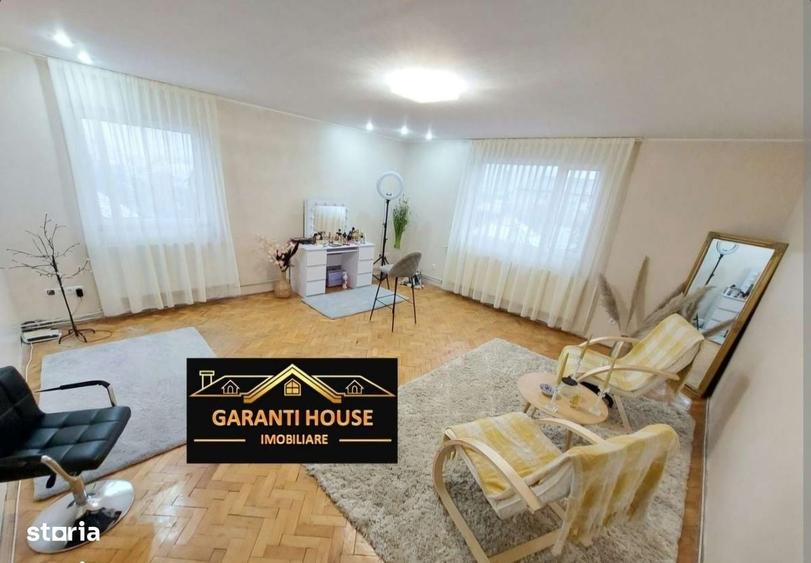 Casă cu 4 camere în Ultracentral
