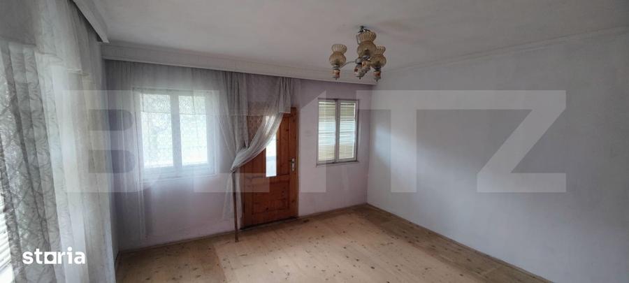 Casă cu Teren 1755 Mp în Malu cu Flori