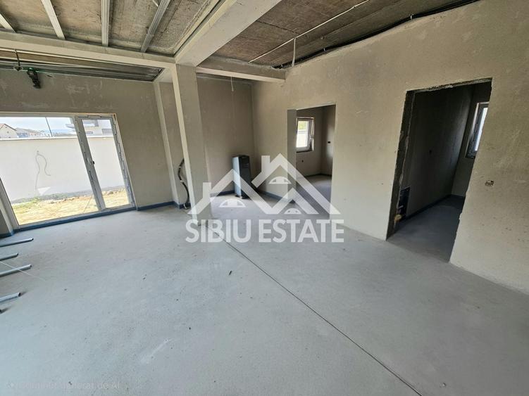 Duplex cu 4 camere cu Canalizare în Șelimbăr