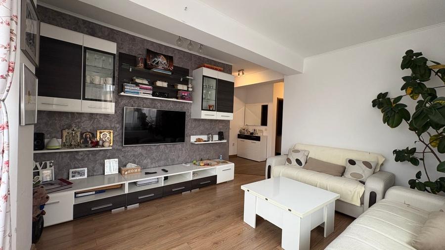 Apartament cu 3 camere decomandat, mobilat în Bucureștii Noi