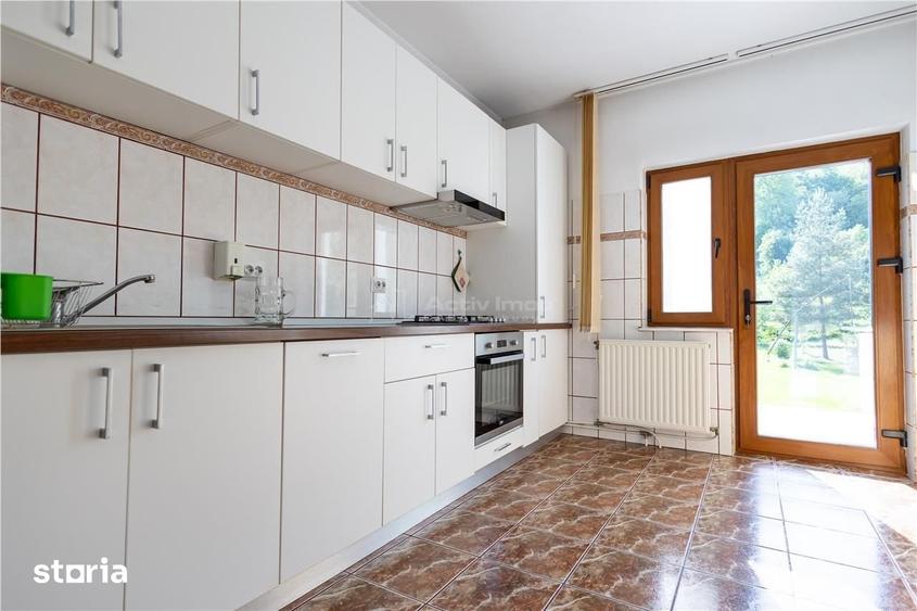 Casă cu 7 camere cu Teren 4391 Mp în Băbana
