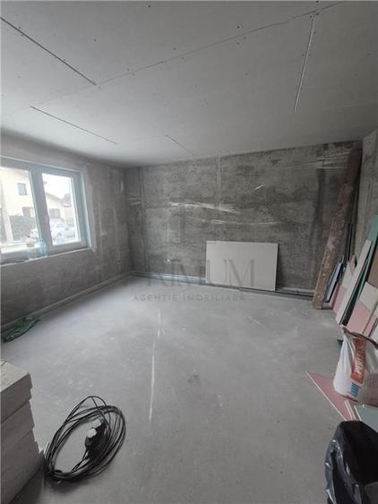 Duplex cu 4 camere cu Canalizare în Ghiroda