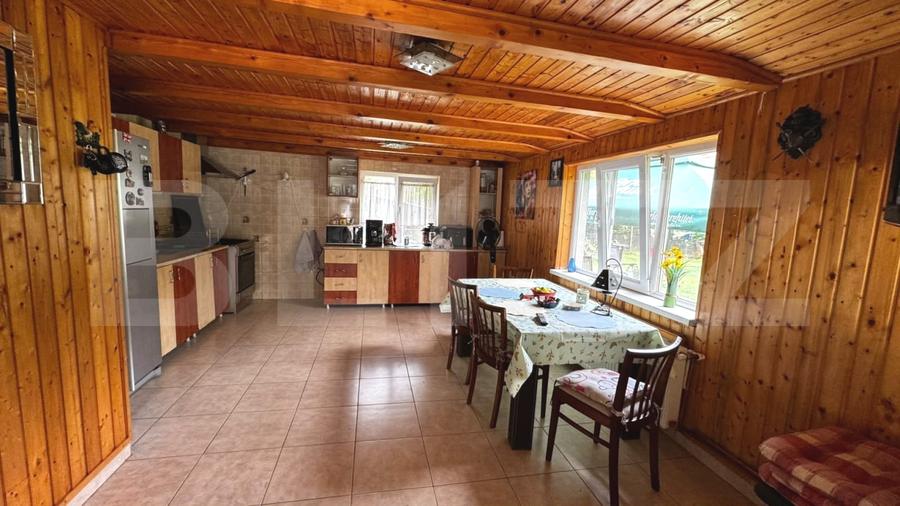 Casă individuală cu 4 camere cu Canalizare în Șard