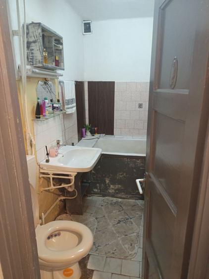 Apartament cu 2 camere semidecomandat în Băiuț
