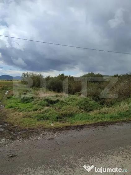 Teren extravilan de vanzare, 70 ari, utilitati, zona Simione - Bistrita (Bistrita-Nasaud) - 1